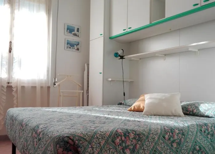 Amelie House アパート レヴァント